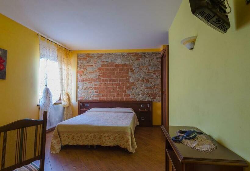 חדר סטנדרט, All'ombra Del Castello