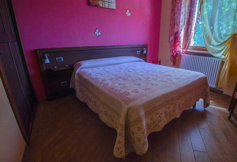 חדר סטנדרט, All'ombra Del Castello