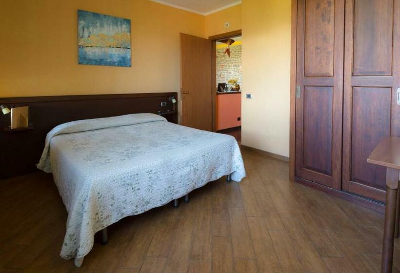 חדר סטנדרט, All'ombra Del Castello