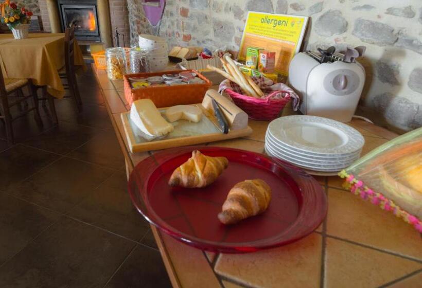 חדר סטנדרט לשלושה, All'ombra Del Castello