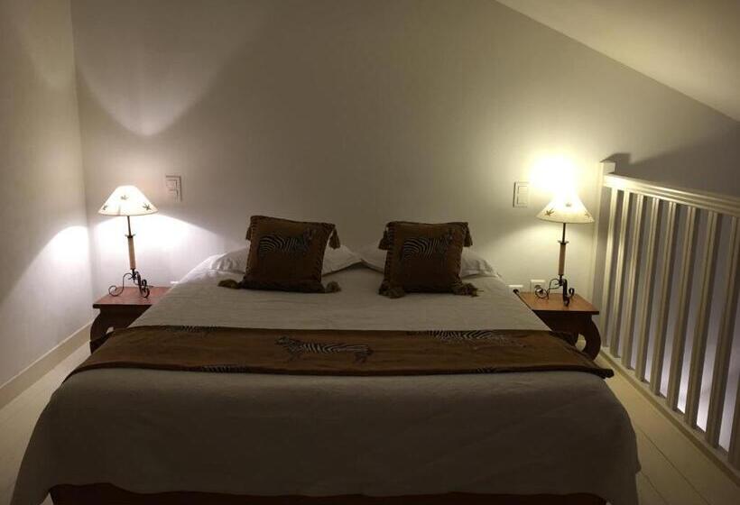 غرفة قياسية, Chambres D'hôtes Les Templiers