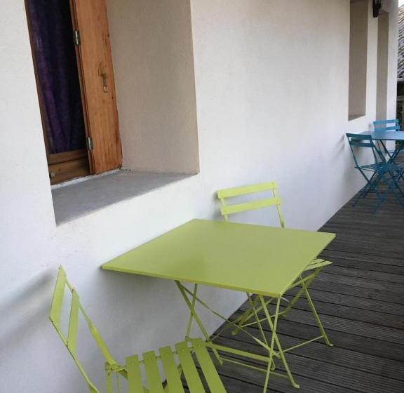 غرفة قياسية ثلاثية, Chambres D'hôtes Les Templiers