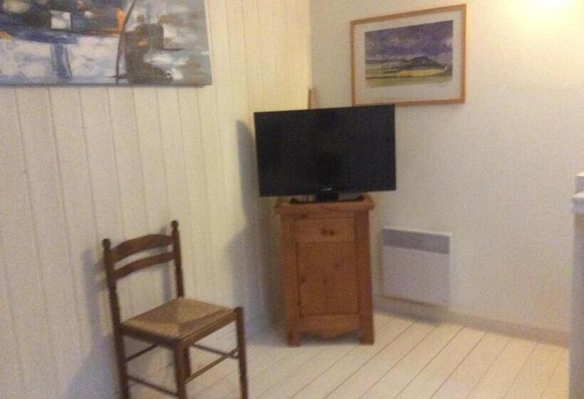Четырехместный Номер Стандарт с Балконом, Chambres D'hôtes Les Templiers