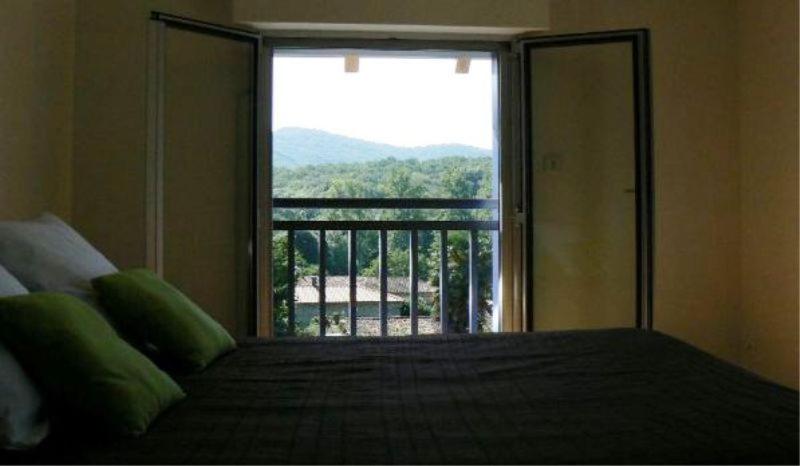 חדר סטנדרט, Lou Lombrès