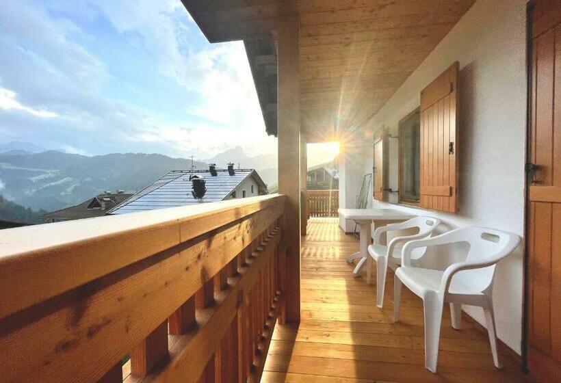 דירת שלושה חדרים, Ciasa De Zeno