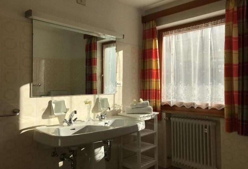 דירת שלושה חדרים, Ciasa De Zeno