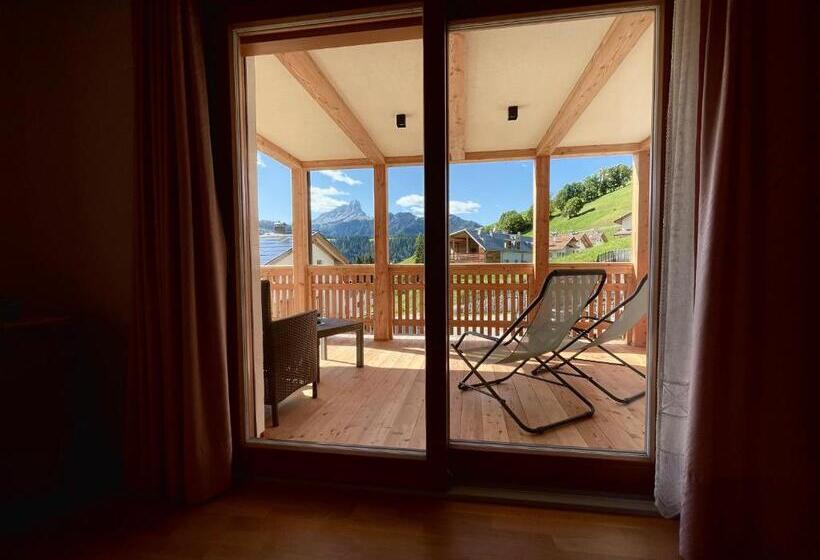 דירת שלושה חדרים, Ciasa De Zeno