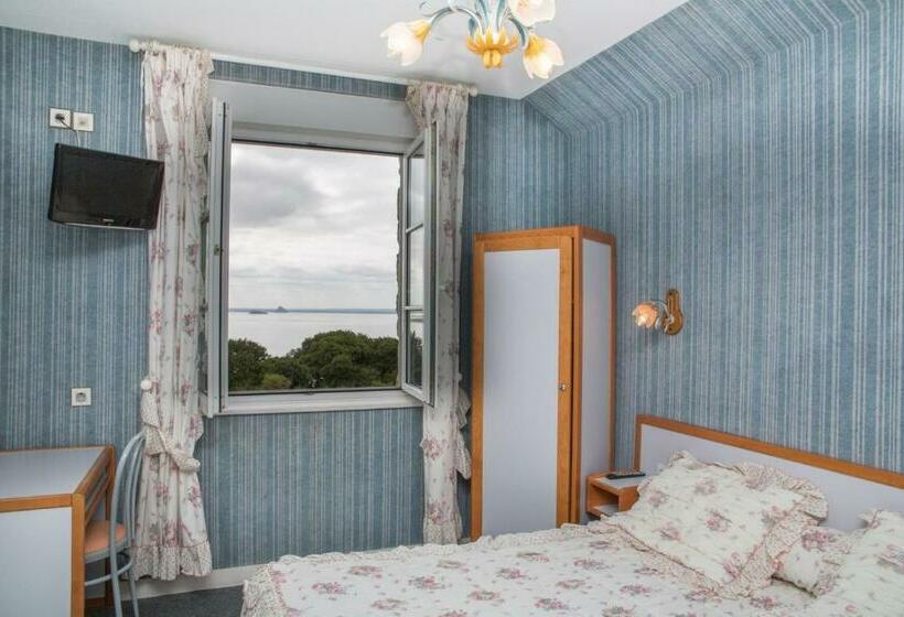 Номер Стандарт Вид на Море, Les Hermelles