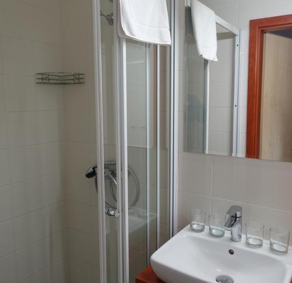 ガーデンビュースタンダード4ベッドルーム, Penzion Proneco