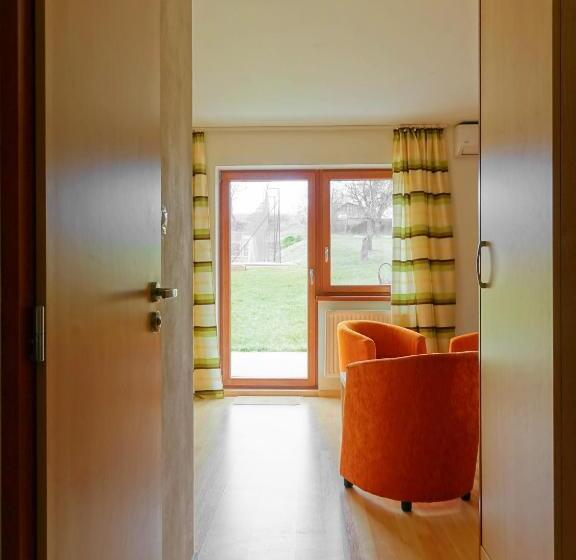 ガーデンビュースタンダード4ベッドルーム, Penzion Proneco