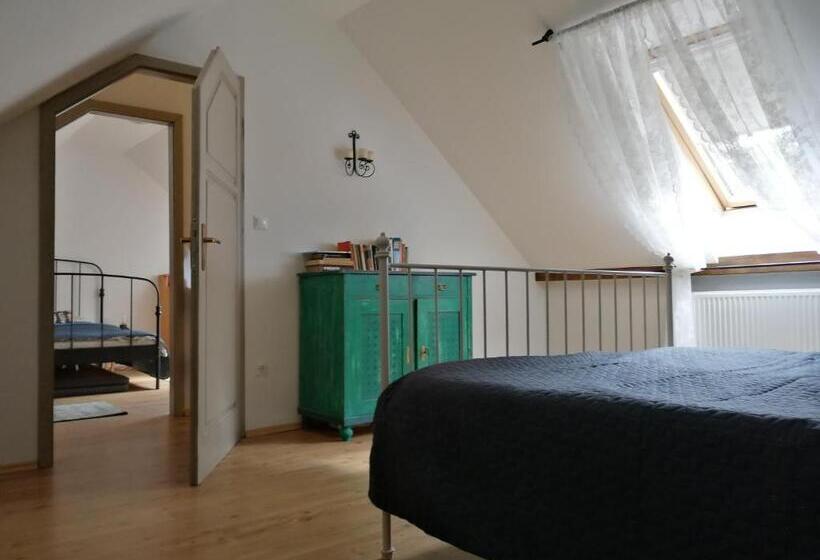 דירת שני חדרים, Vadlány Vendégház