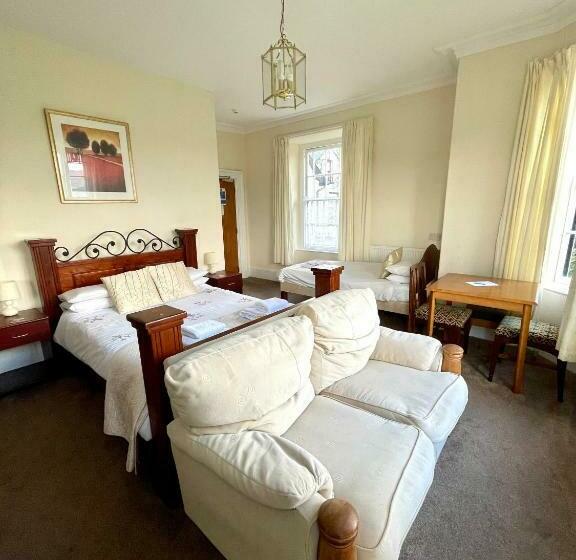 Семейный Номер, Y Pengwern