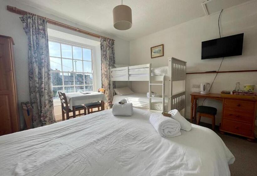 Семейный Номер, Y Pengwern