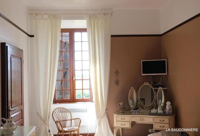 Номер Стандарт Трехместный, Chambre D'hôte Manoir De La Baudonnière