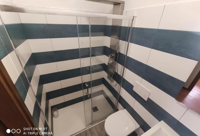 Номер Стандарт Индивидуальный, La Favorita