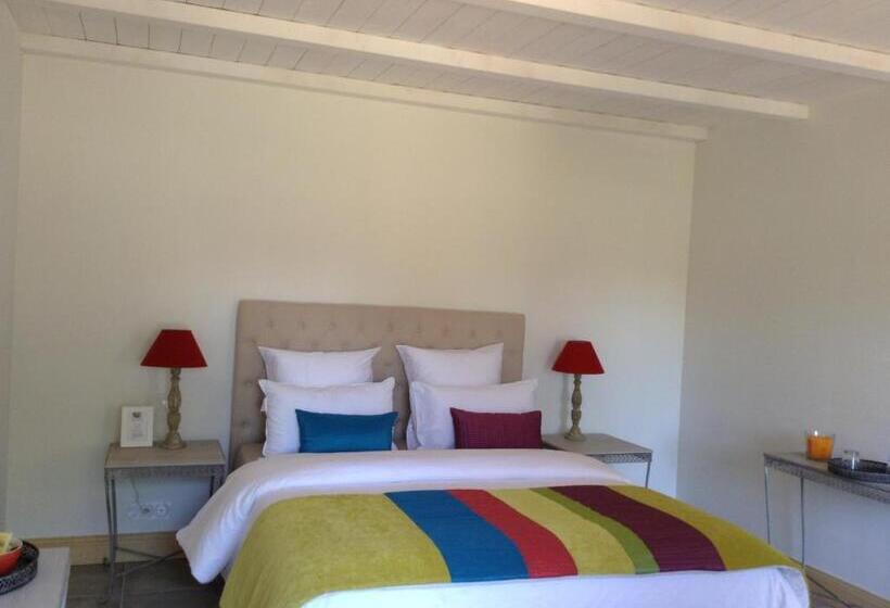 غرفة قياسية مطلّة علي حمام السباحة, La Grange D'aunis