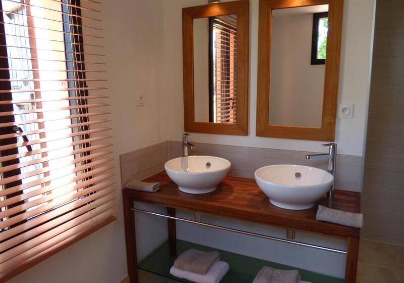 غرفة قياسية مطلّة علي الحديقة, La Grange D'aunis