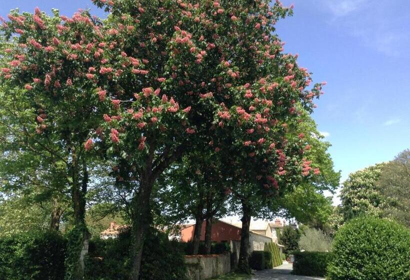 Апартаменты 1 Спальня с Видом, La Grange D'aunis