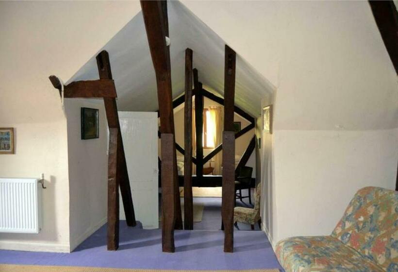 Семейный Номер, Manoir La Breuille