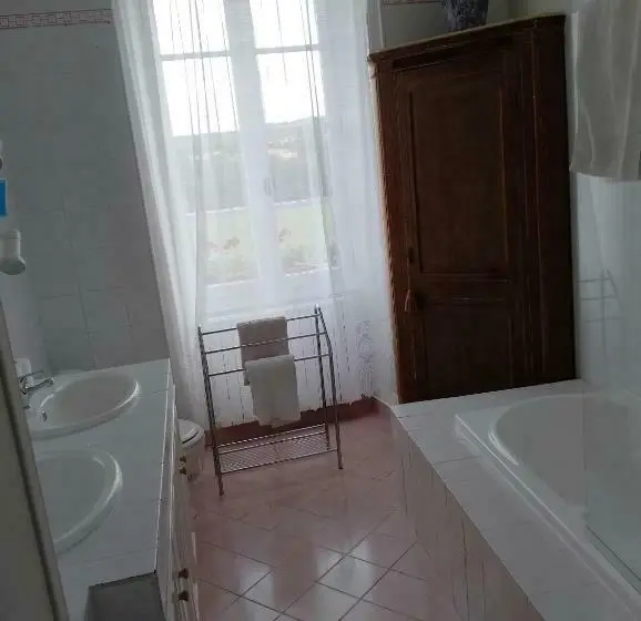 デラックスルーム, Manoir La Breuille