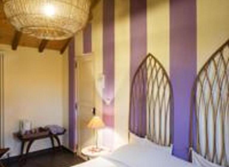 غرفة قياسية, Masoe Des Chatards