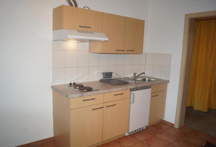 Студио Базик, Bolderhof