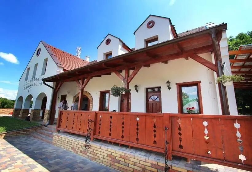 Deluxe Room Mountain View, Gesztenyés Vendégház
