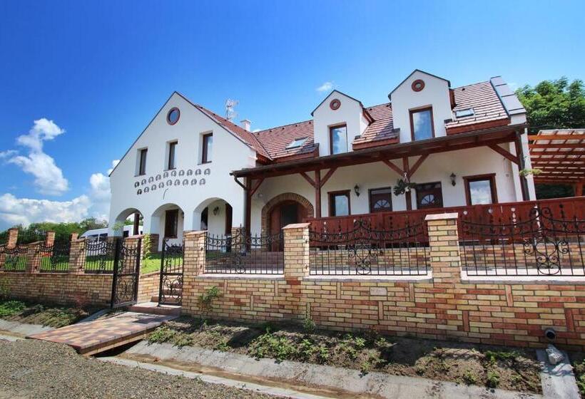 스탠다드 트리플 룸, Gesztenyés Vendégház