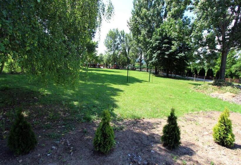 Семейный Номер Вид на Горы, Gesztenyés Vendégház