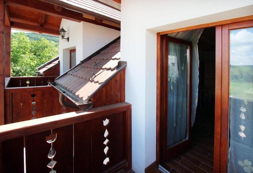 Семейный Номер Вид на Горы, Gesztenyés Vendégház