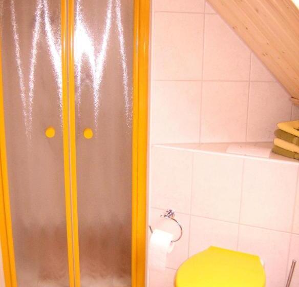 Семейный Номер Вид на Сад, Gästezimmer Am Märchenbrunnen