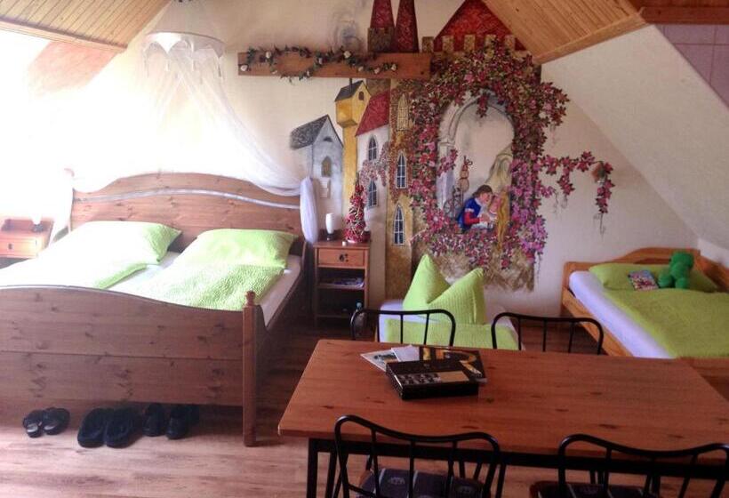 ガーデンビューファミリールーム, Gästezimmer Am Märchenbrunnen