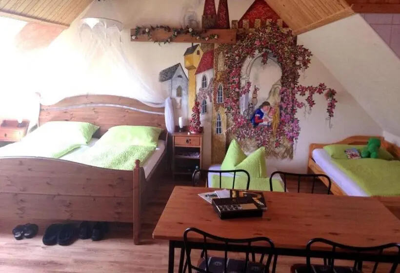 ガーデンビューファミリールーム, Gästezimmer Am Märchenbrunnen
