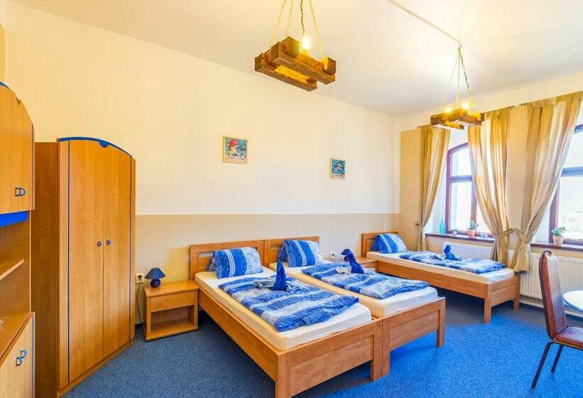 标准三人间, Hrad Vildstejn