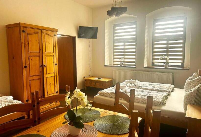 2人卧室家庭公寓, Hrad Vildstejn