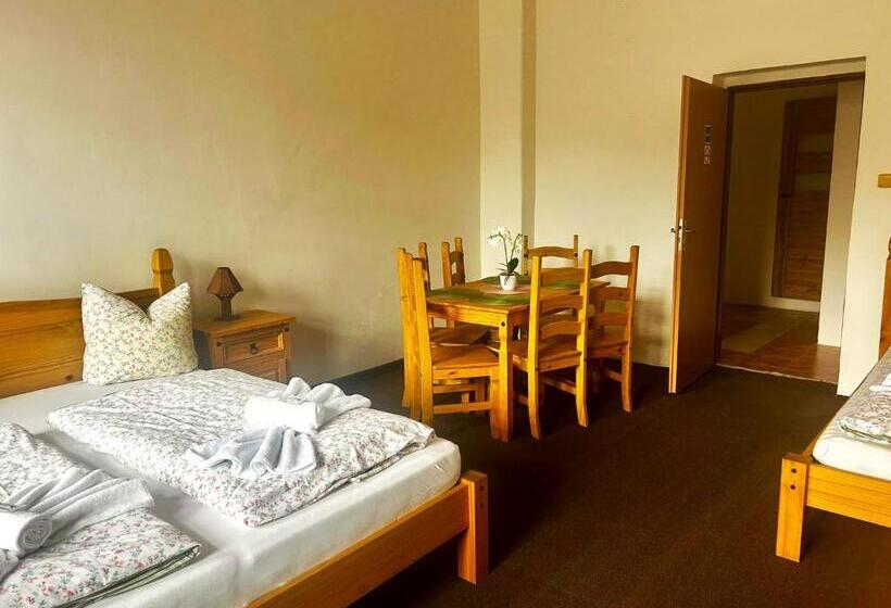 2人卧室家庭公寓, Hrad Vildstejn