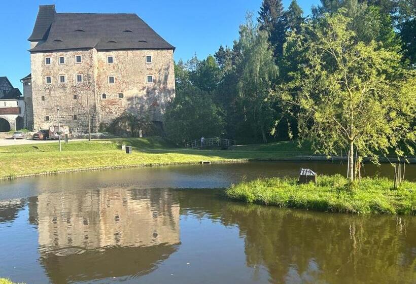 标准三人间, Hrad Vildstejn