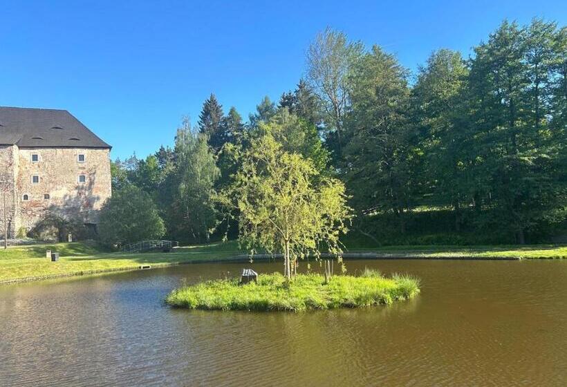 标准三人间, Hrad Vildstejn