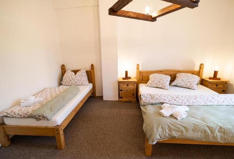 标准三人间, Hrad Vildstejn