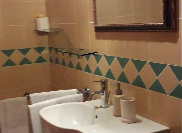 이코노미 룸, Il Girasole