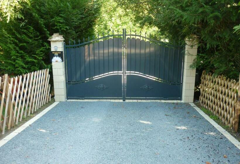 חדר משפחתי נוף לגינה, Residence Beausejour