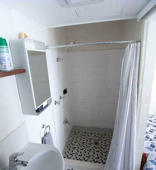 غرفة عائلية, Tuross Head Motel