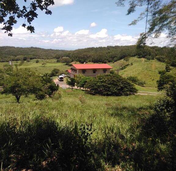 스탠다드 스튜디오, Vida Aventura Ranch