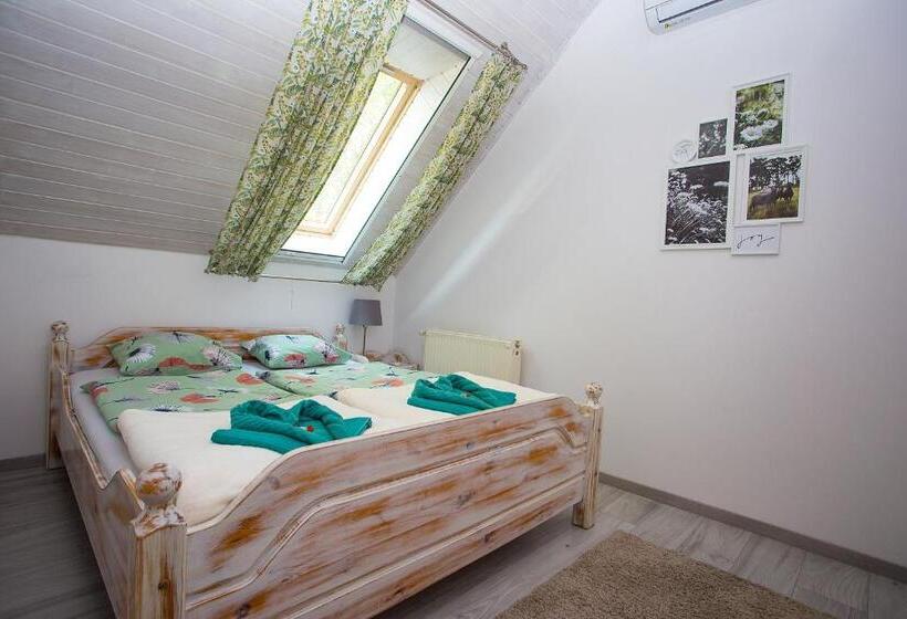 غرفة سوبيريور, Gyulavezér Lovasbirodalma