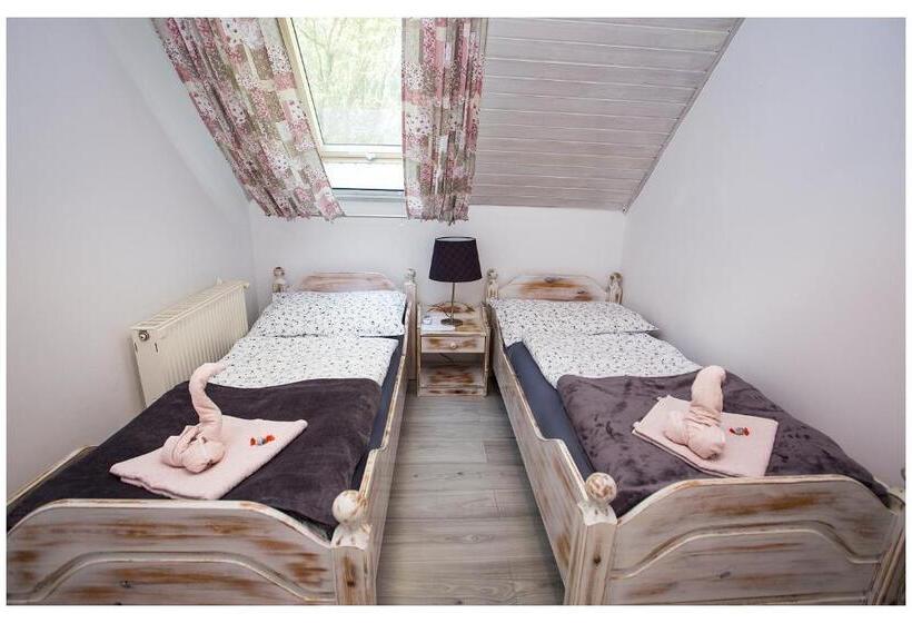 غرفة قياسية, Gyulavezér Lovasbirodalma