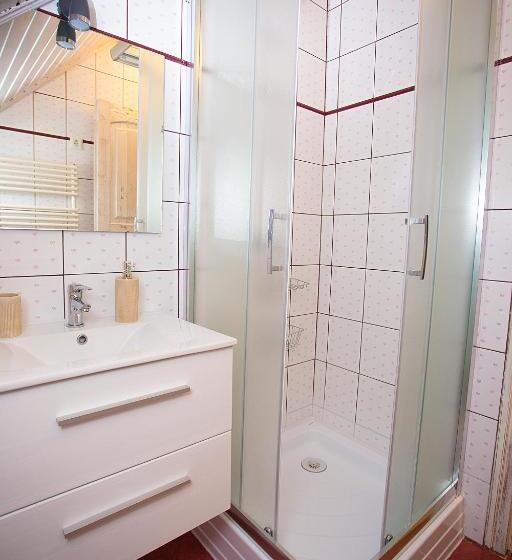 غرفة قياسية, Gyulavezér Lovasbirodalma