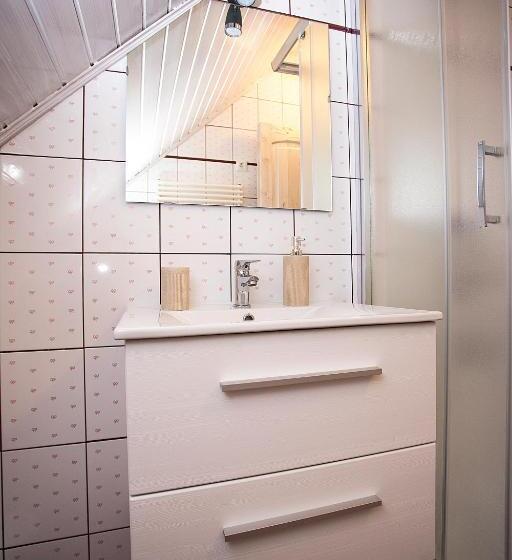 غرفة قياسية, Gyulavezér Lovasbirodalma