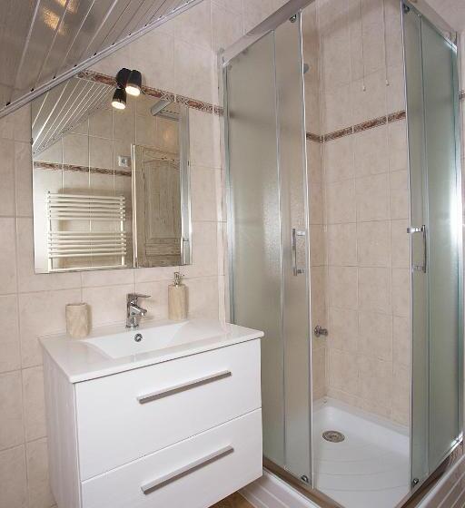 غرفة قياسية, Gyulavezér Lovasbirodalma