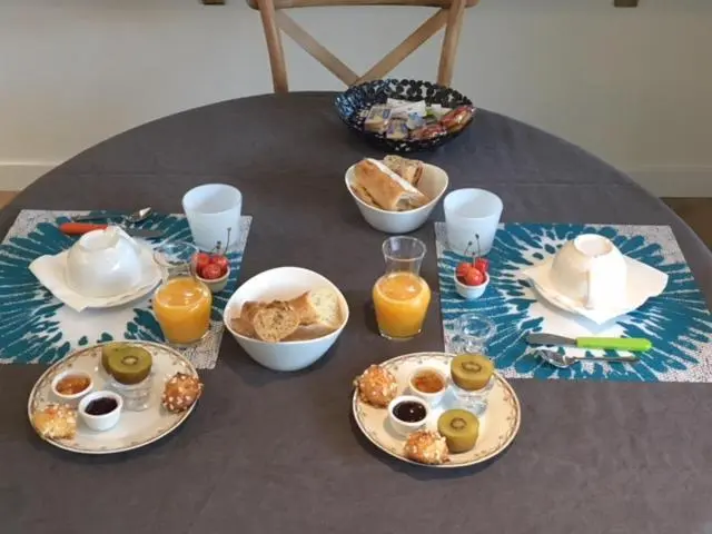 プールビュースタンダードルーム, Maison D'hôtes Les Escures