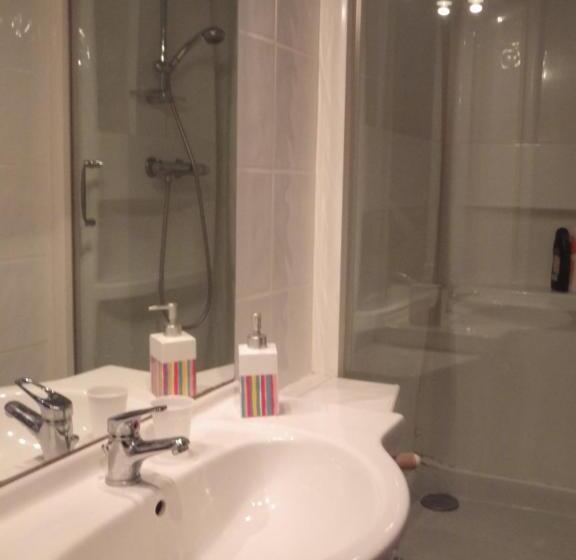 패밀리 룸, Ferme Clatot